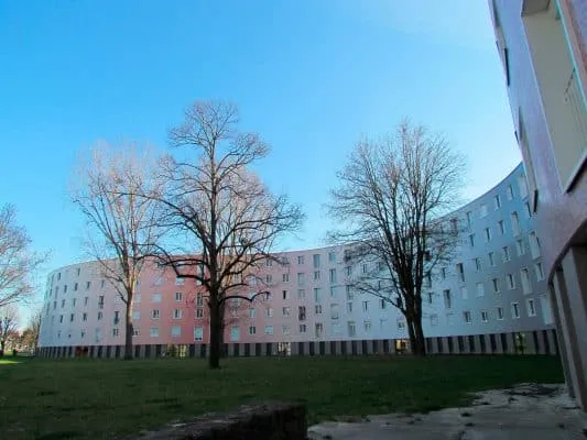 Ezarri's Serpentin Building Renovation