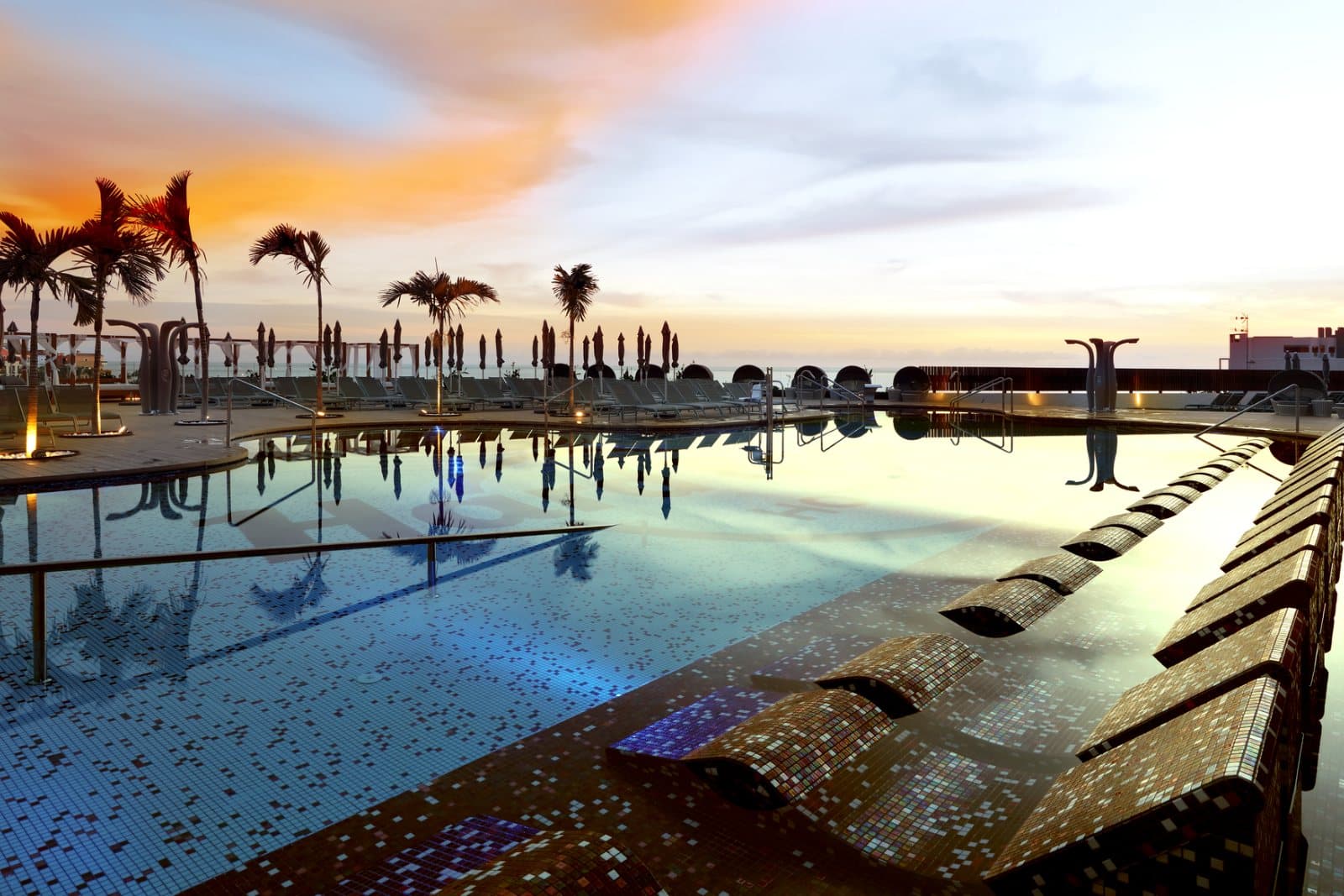 https://www.hardrockhotels.comz/tenerife/