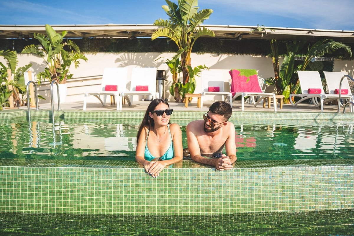 Barcelona's Skyline Oasis: Ezarri's Iberostar Rooftop Pool
