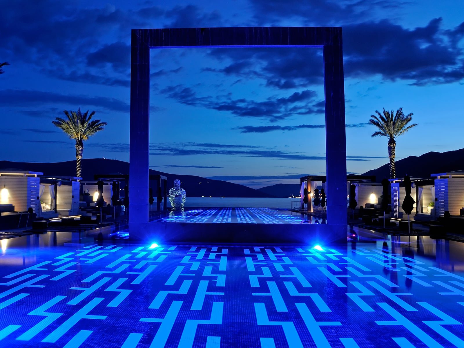 custom pool lighting design