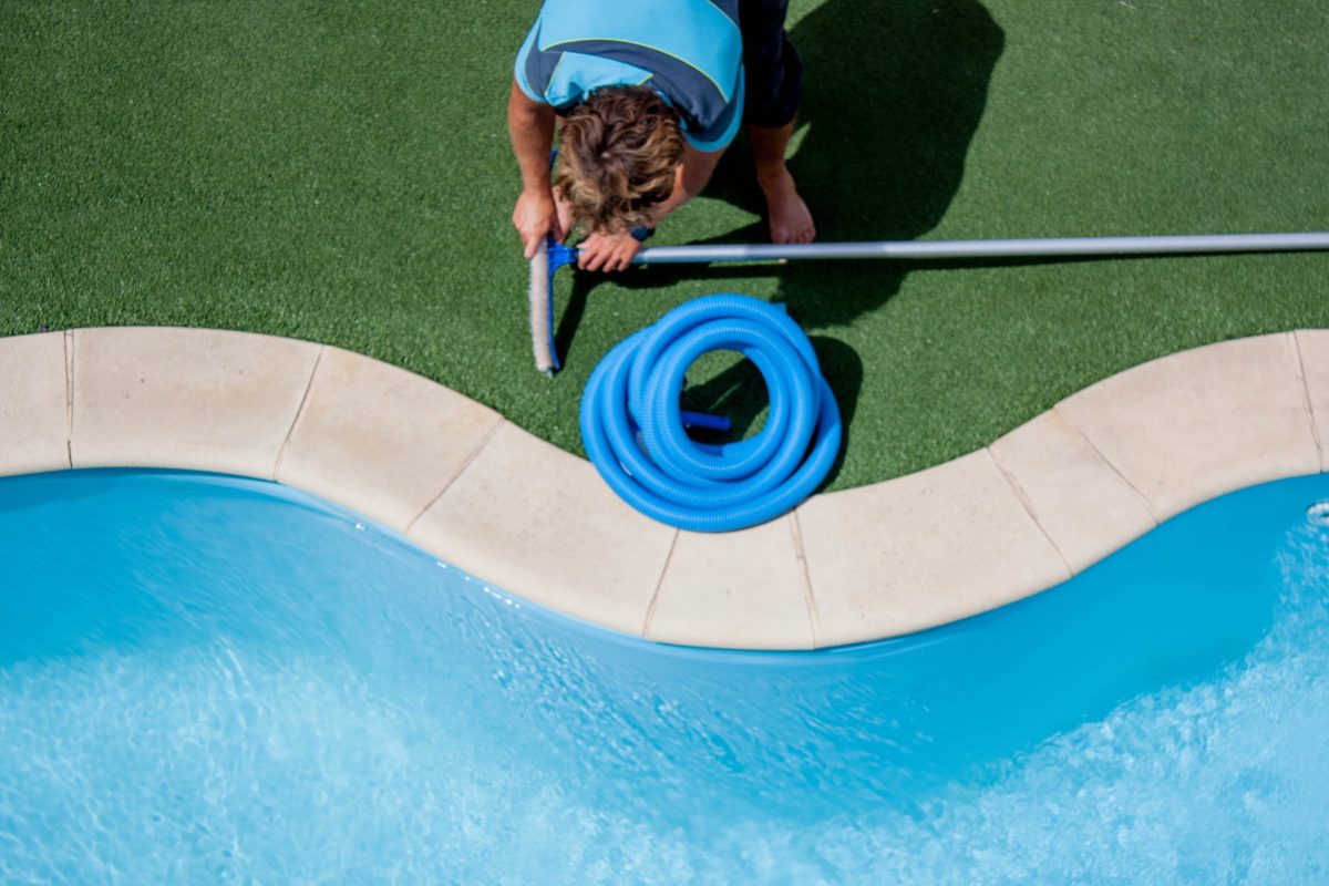 how to clear cloudy pool water